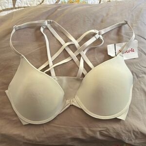 NWT front close bra with cute back straps 36C. Sophie B.